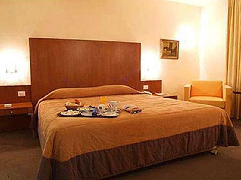 Quality Inn Tripoli Ngoại thất bức ảnh